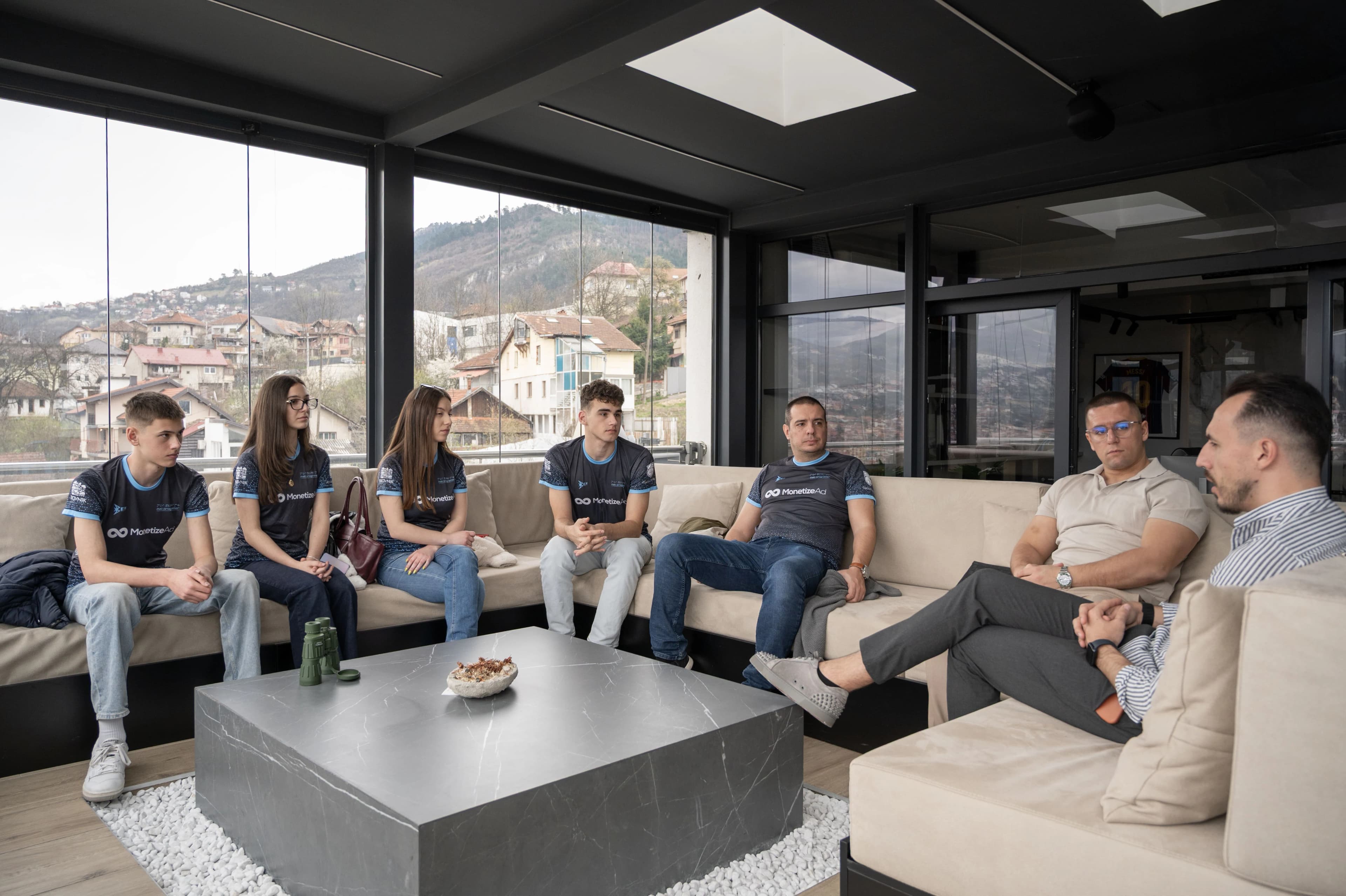 Blog cover: MonetizeAd x Mali programer - podrška koja gradi budućnost